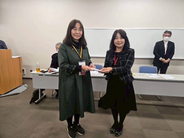 堺先生へ『ぎふ未来社会共創プロジェクト探究アワード2025』出場のお祝い金贈呈